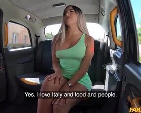 Бір кискадағы екі сиқырды блять Туу белгісі бар BBW порно